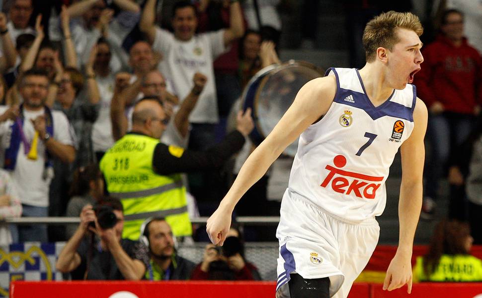 冲刺阶段武汉三镇调整名单以备欧篮联，队长鼓劲环节打磨，底气十足，年轻球员得到机会的简单介绍