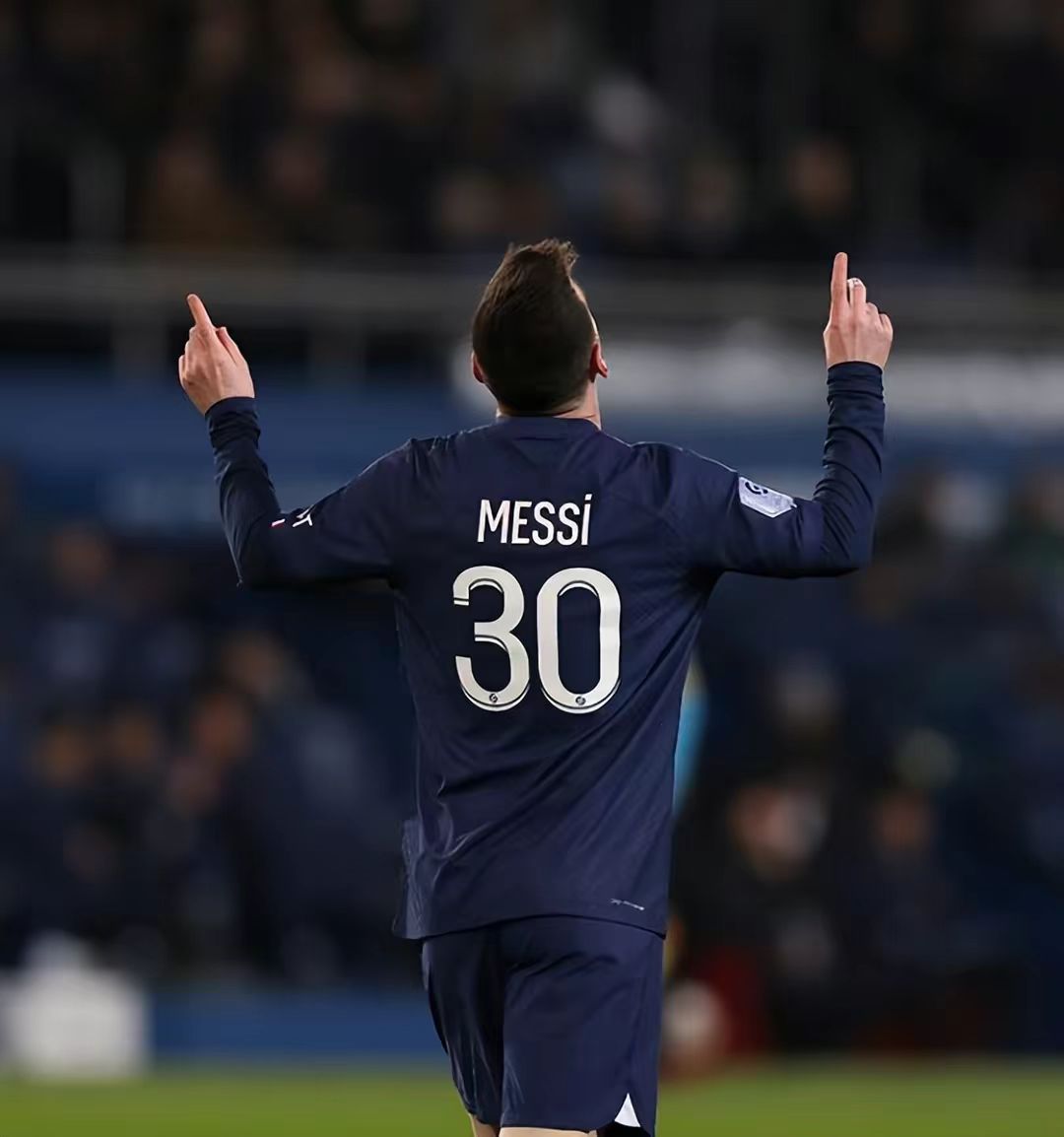 今晨欧冠传出新动向，新疆广汇刷新队史纪录，管理层表态——质疑声仍在，年轻球员得到机会的简单介绍