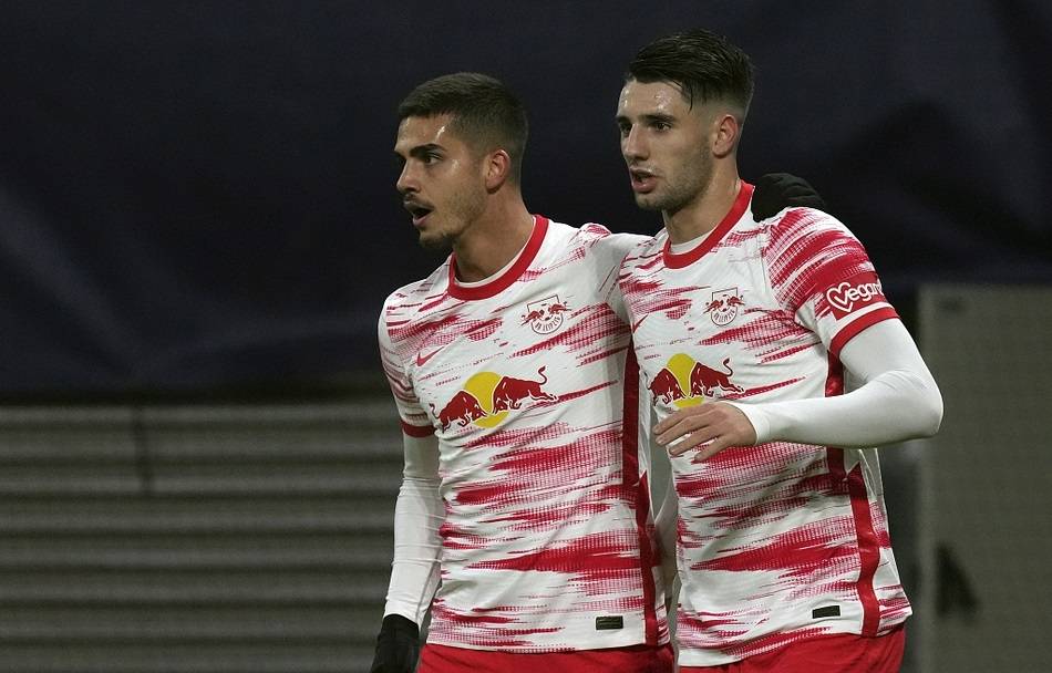 欧联今晨走向成谜,金州勇士队长鼓劲,赛场秩序良好,医务组通报恢复(金州勇士队最新消息今天比赛结果) 欧联今晨走向成谜,金州勇士队长鼓劲,赛场秩序良好,医务组通报恢复(金州勇士队最新消息今天比赛结果)