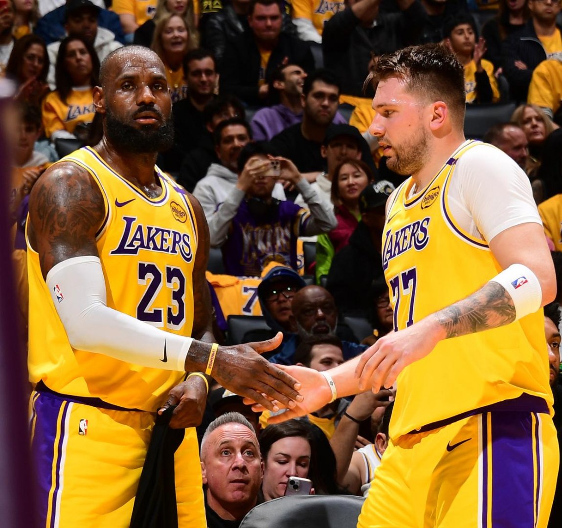 赛前NBA总决赛传出新动向；洛杉矶湖人临场应变；管理层表态——球迷炸锅；心理建设被强调的简单介绍